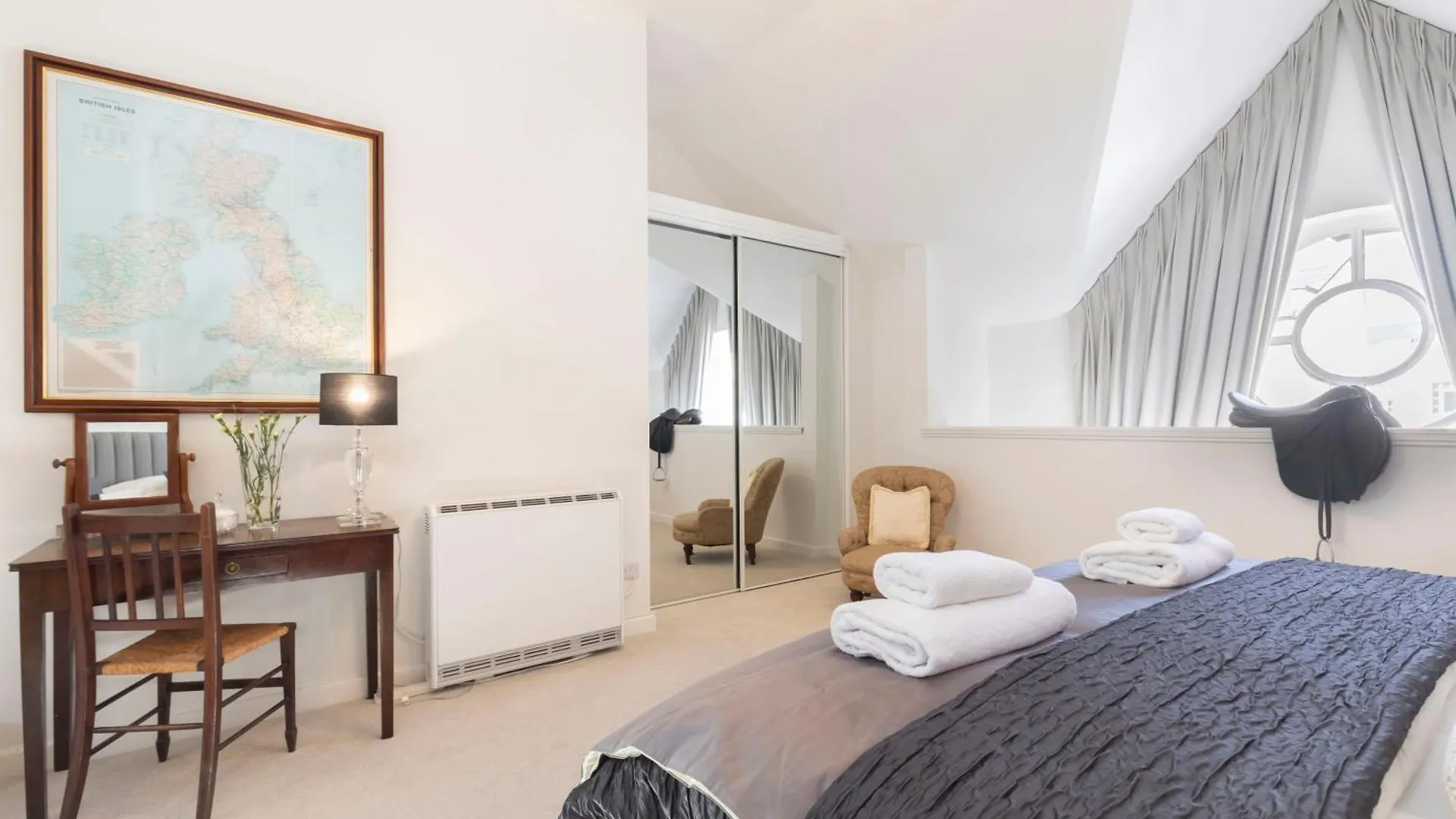 Thornton House Town Centre Free Car Park Apartment Cheltenham