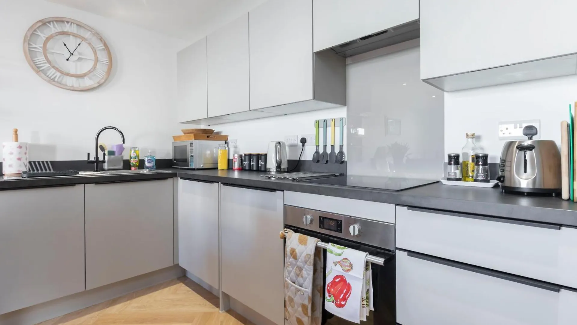 Thornton House Town Centre Free Car Park Apartment Cheltenham